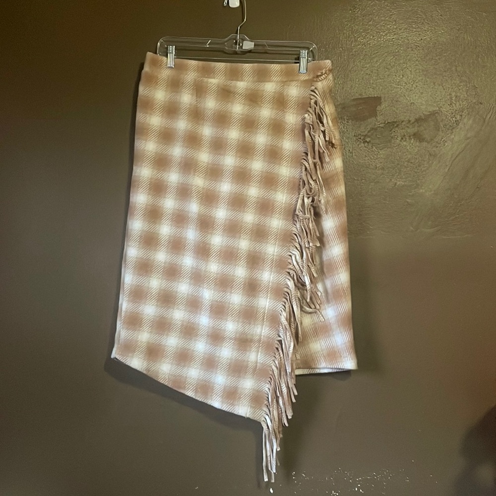 Time and Tru Plaid Fleece Fringe Wrap Style Skirt / Tan and white / Size Medium